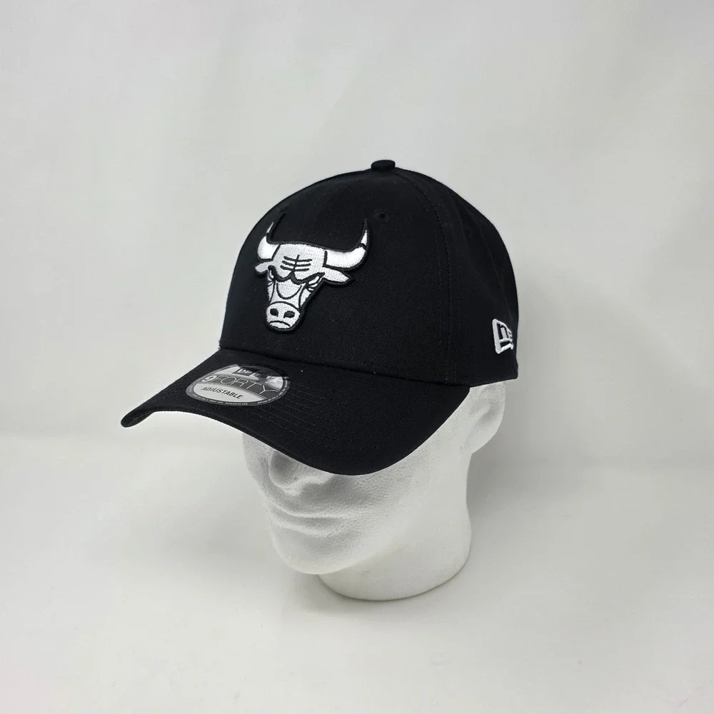 New Era Chicago Bulls Nba 9Forty Snapback Hat Cap Black/White‎ Embroidered Logo